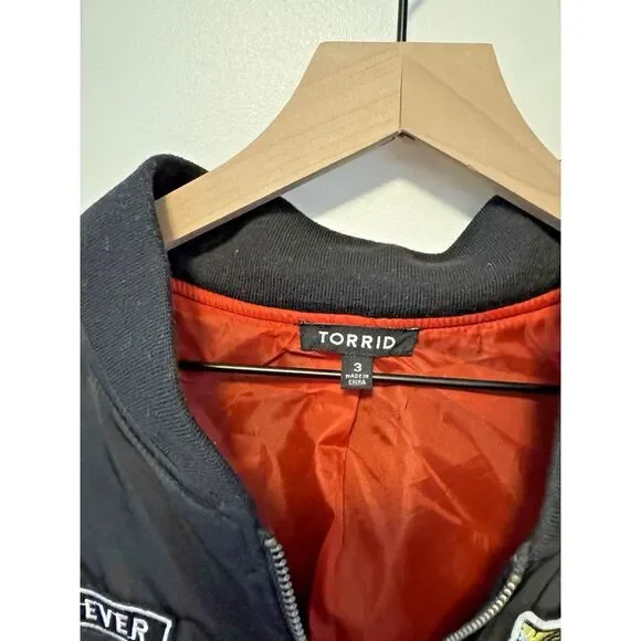 Torrid Bomber Jacket Women's Size 3/3X Patches Whatever 92 Love Cherries Lips - Picture 3 of 6